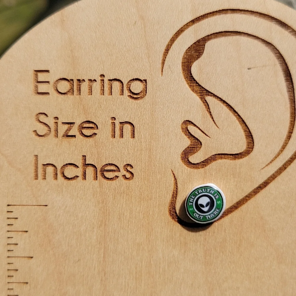 The Truth is Out There Alien Stud Earrings, unisex - Picture 3 of 5